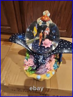 Disney Pixar Finding Nemo Over The Waves Coral Reef Snow Globe Music Box Dori