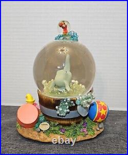 Disney Rock a Bye Baby Dumbo Takes a Bubble Bath Music Box Snowglobe