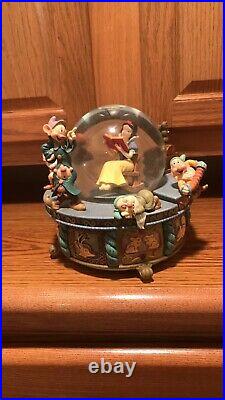 Disney-Snow White 7 Dwarf Musical Snow Globe Reading Book Whistle a Happy Tune