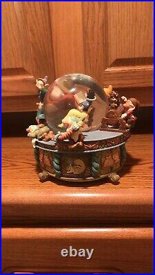 Disney-Snow White 7 Dwarf Musical Snow Globe Reading Book Whistle a Happy Tune