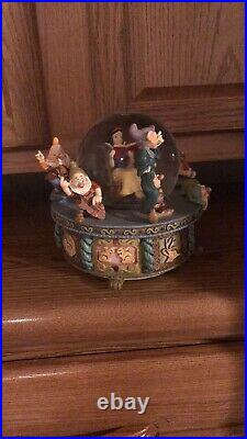 Disney-Snow White 7 Dwarf Musical Snow Globe Reading Book Whistle a Happy Tune