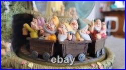Disney Snow White 7 Dwarfs Cottage Train Musical ZIP-A-DEE-DOO-DAH Snow Globe