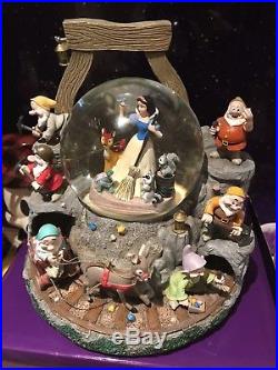 Disney Snow White Musical Snow Globe