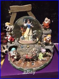 Disney Snow White Musical Snow Globe
