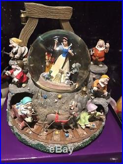 Disney Snow White Musical Snow Globe