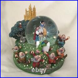 Disney Snow White & Seven Dwarfs Musical Box Figurines SnowGlobes-MIB