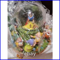 Disney Snow White Snow Globe Seven Dwarfs