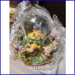 Disney Snow White Snow Globe Seven Dwarfs