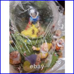 Disney Snow White Snow Globe Seven Dwarfs