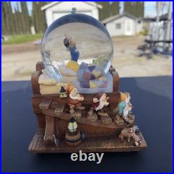 Disney Snow White The Seven Dwarfs Waking Up Snow Globe Light Up 1
