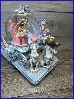 Disney Snowglobe Cinderella & Prince Musical Carriage Motorized 50th Anniversary