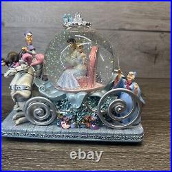 Disney Snowglobe Cinderella & Prince Musical Carriage Motorized 50th Anniversary