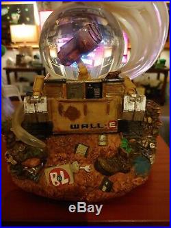 Disney Snowglobe Wall E