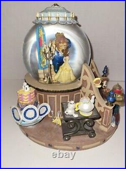 Disney Store 1991 Beauty and The Beast Light Up, Musical Water Snow Globe Belle