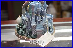 Disney Store 2002 Cinderella Retired Musical Snow Globe Statue