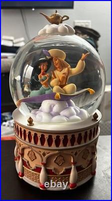 Disney Store Aladdin & Jasmine Musical Snow Globe A Whole New World NIB