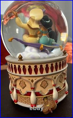 Disney Store Aladdin & Jasmine Musical Snow Globe A Whole New World NIB