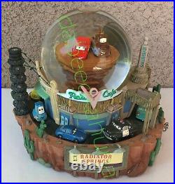 Disney Store -Disney Pixar -Radiator Springs -Flo's Cafe -Snow Globe -No Music