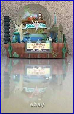 Disney Store -Disney Pixar -Radiator Springs -Flo's Cafe -Snow Globe -No Music