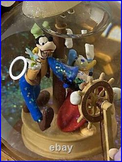 Disney Store Exclusive Gathering Ship A Whole New World Musical Snow Globe RARE