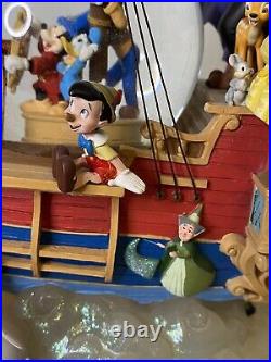 Disney Store Exclusive Gathering Ship A Whole New World Musical Snow Globe RARE