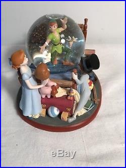 Disney Store Exclusive Peter Pan IN THE BED ROOM Figurine SnowGlobe-RARE