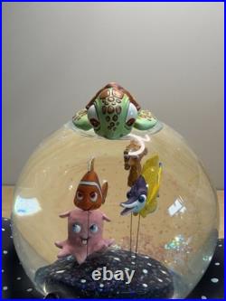 Disney Store Finding Nemo Musical Snow Globe Mr. Ray Nemo Dory Pixar withBox works