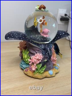 Disney Store Finding Nemo Musical Snow Globe Mr. Ray Nemo Dory Pixar withBox works