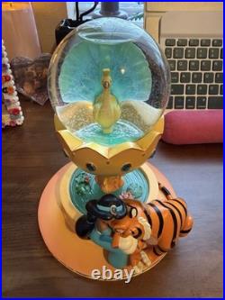 Disney Store Jasmine & Rajah Snow Globe Collectible from Aladdin RARE