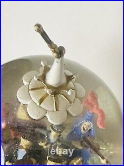 Disney Store Mary Poppins Carousel Jolly Holiday White Musical Snow Globe Read Disney Store Mary Poppins Carousel Jolly Holiday White Musical Snow Globe Read