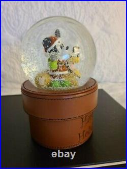 Disney Store Mickey Mouse-Happy Holidays Gift Box Snow globe NEW