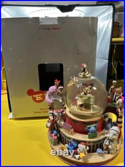 Disney Store Mickey's Holiday Workshop Snow globe With Original Box Tested Works