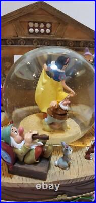 Disney Store Musical Snow Globe Snow White & The Seven Dwarfs Spinning Center