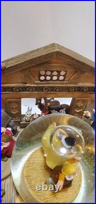 Disney Store Musical Snow Globe Snow White & The Seven Dwarfs Spinning Center