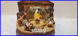 Disney Store Musical Snow Globe Snow White & The Seven Dwarfs Spinning Center