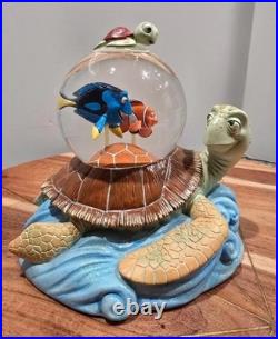 Disney Store Pixar Finding Nemo Crush & Squirt Snow Globe Disney Store Pixar Finding Nemo Crush & Squirt Snow Globe