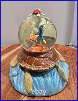 Disney Store Pixar Finding Nemo Crush & Squirt Snow Globe Disney Store Pixar Finding Nemo Crush & Squirt Snow Globe