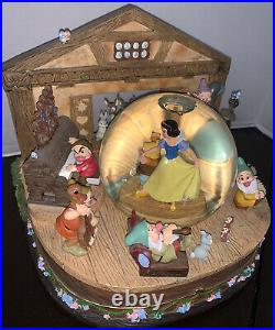 Disney Store Snow White And The Seven Dwarfs Yodel Song Music Box Snow Globe EUC