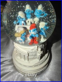 Disney THE SMURFS Movie Animation Collector's SNOW GLOBE RARE 2602TY