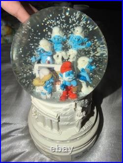 Disney THE SMURFS Movie Animation Collector's SNOW GLOBE RARE 2602TY
