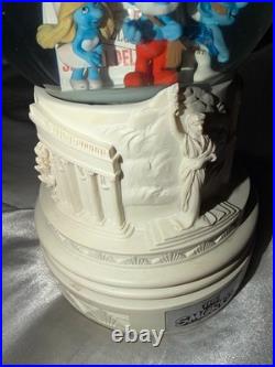 Disney THE SMURFS Movie Animation Collector's SNOW GLOBE RARE 2602TY