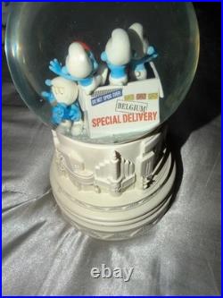 Disney THE SMURFS Movie Animation Collector's SNOW GLOBE RARE 2602TY