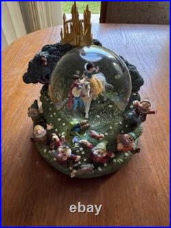 Disney TUNEBRAHM'S-WALTZ WORDS AND MUSIC BY BRAHMS J Snow Globe