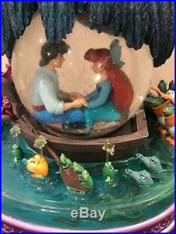 Disney The Little Mermaid Kiss the girl SNOW GLOBE READ! WATER IS DUSTY