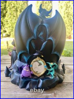 Disney Villains Musical Snow Globe Plays Grim Grinning Ghost Made In Japan-Read