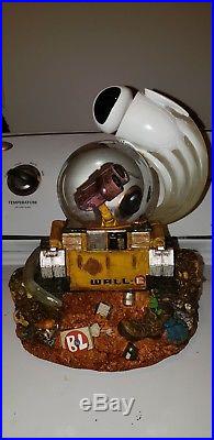 Disney Wall E Snowglobe