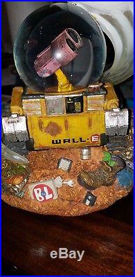 Disney Wall E Snowglobe