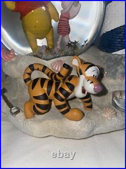 Disney Winnie The Pooh Lighthouse Musical Snowglobe Piglet Tigger