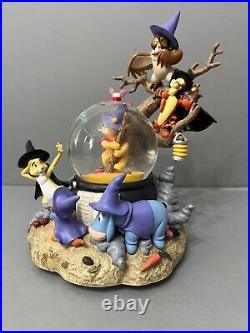 Disney Winnie The Pooh Snow Globe Musical Halloween Lights Up Pooh Revolves Rare