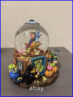 Disney Winnie the Pooh Halloween Tiggers Haunted House Musical Snow Globe Works